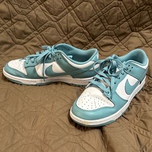 Nike men’s Low-Top Sneakers in Aqua & White